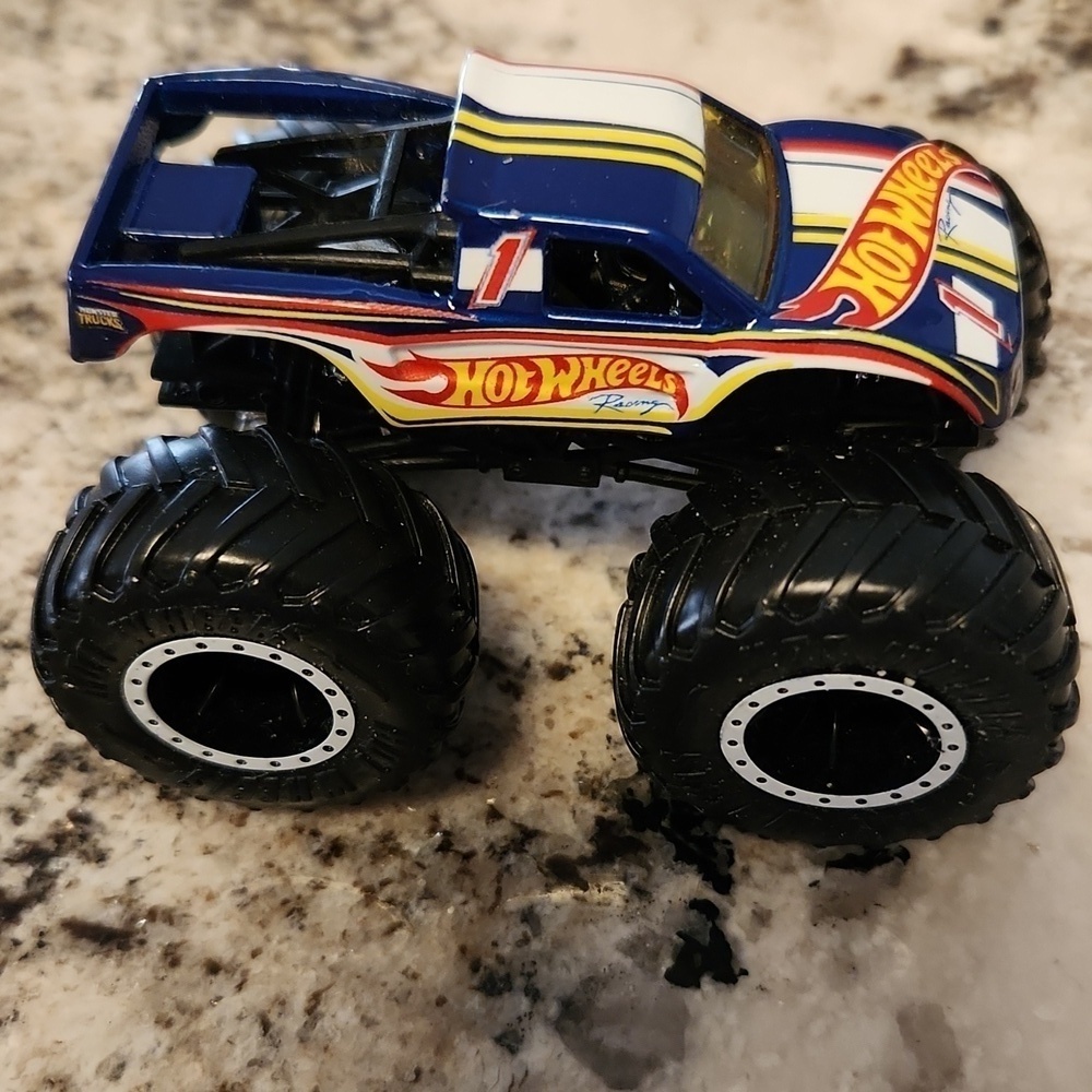 Hotwheels truck 1 diecast Monster Truck 1:64 scale